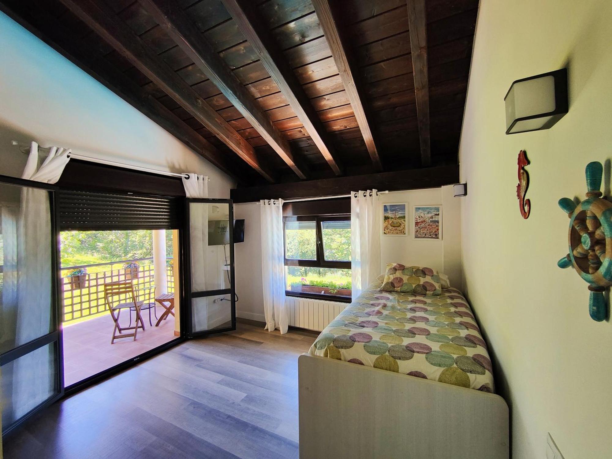 Chalet Con Piscina Climatizada En La Naturaleza Areatza Exterior foto
